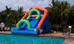 product 33E49D8F16A74768809FF1687FCCB3D8 1704213636 Thriller Water Slide 20ft